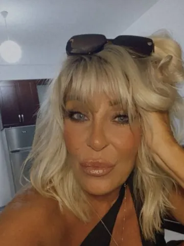 Mature_Housewife live cam