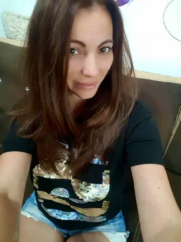 SweetKers  webcam model from Romania