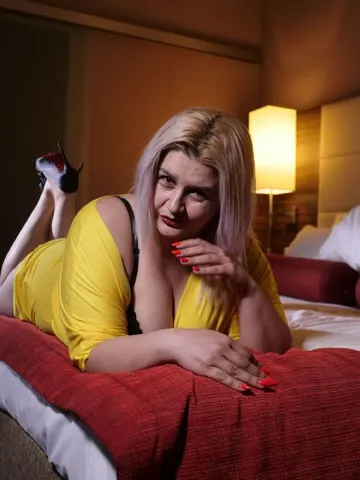 WildDiamond webcam model from Romania