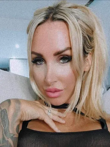 EvieStarr webcam model from London