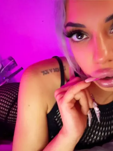 Spoiled On Arrival webcam model from London, Manchester, Coventry, Birmingham, Essex, 