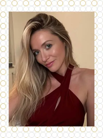 Minnie-Collins webcam model from Oxford