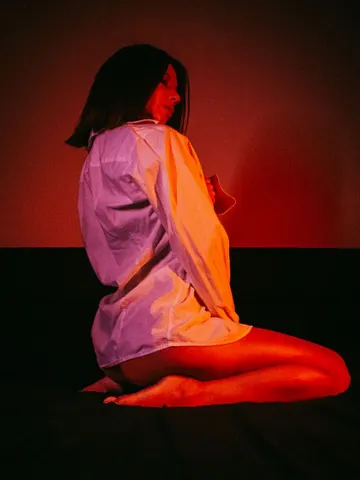 FoxyDevilish webcam model from Romania
