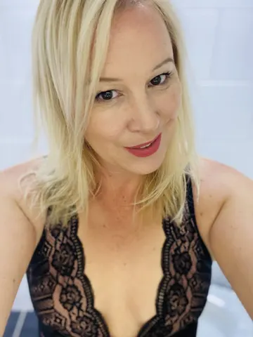 PoshBex webcam model from United Kingdom