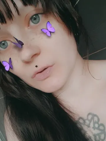 Quinn_Monroe webcam model from Manchester