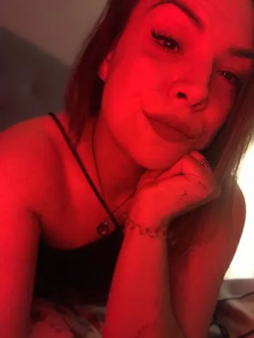 MikaKitten webcam model from Shardlow