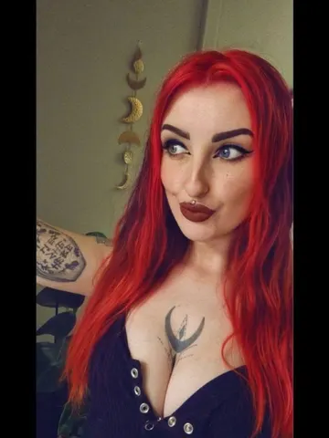 XGINA webcam model from London