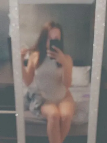 EnglishRachxx webcam model from United Kingdom