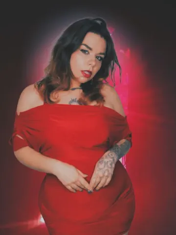 JuicyXo webcam model from Ukraine