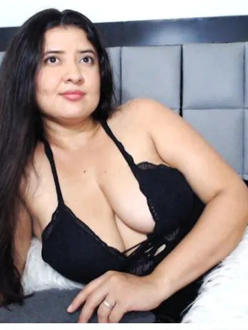 AlissaLatin webcam model from Colombia