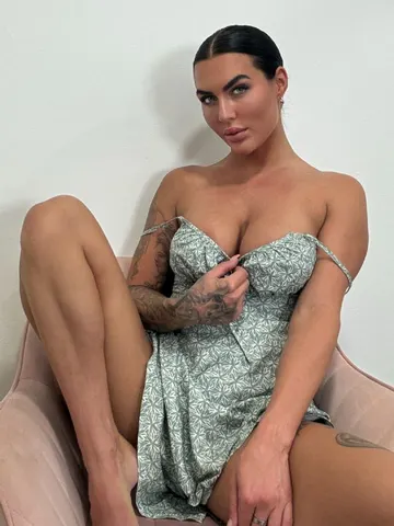 PrincessDaisyy webcam model from United Kingdom