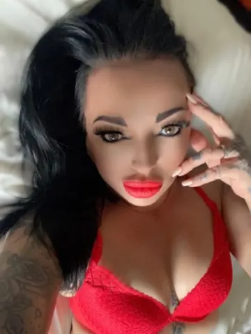 Missste webcam model from United Kingdom
