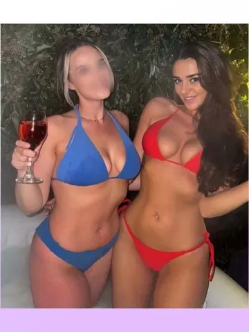 DoubleDeluxe webcam model from United Kingdom