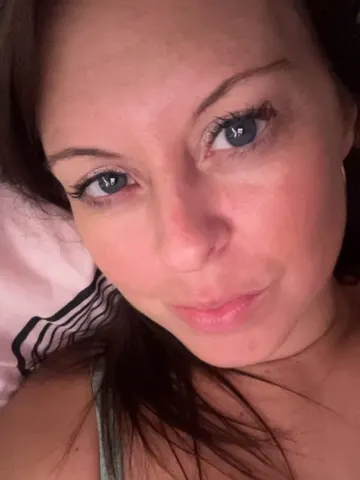 ShyMissSofie webcam model from United Kingdom
