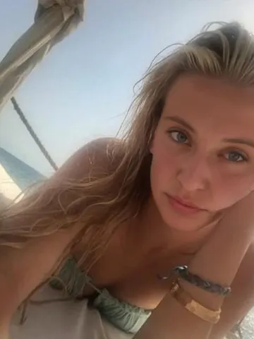 Daintydaisy25 webcam model from United Kingdom
