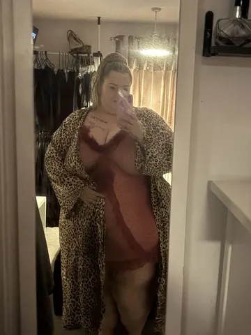 Ruthless_SSBBW webcam model from United Kingdom