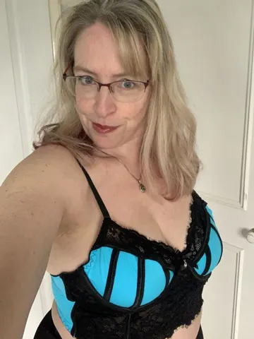 Rocket-Queen webcam model from United Kingdom
