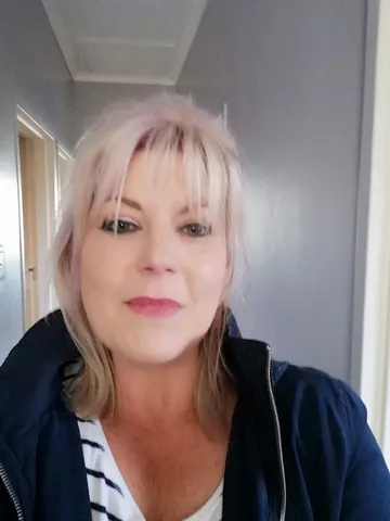Mia Stclair webcam model from Near Cape Town