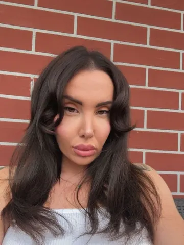 Kimqueenie webcam model from Cambridge