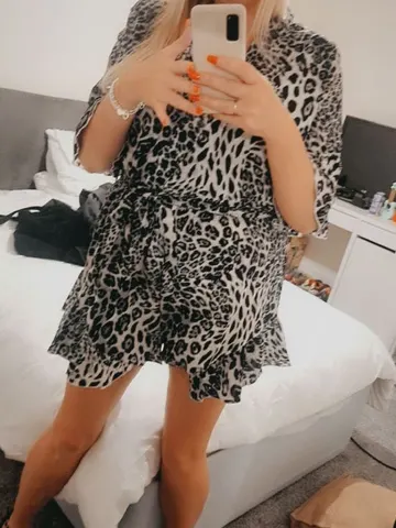 Goddess-Bambi webcam model from Warrington