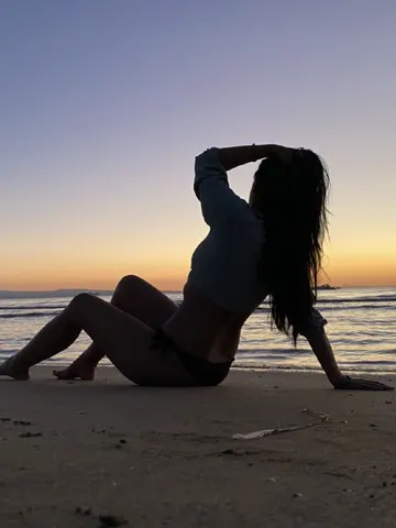 SweetAlysxx webcam model from Romania