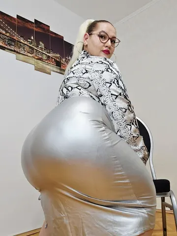 BettyNyash webcam model from Romania