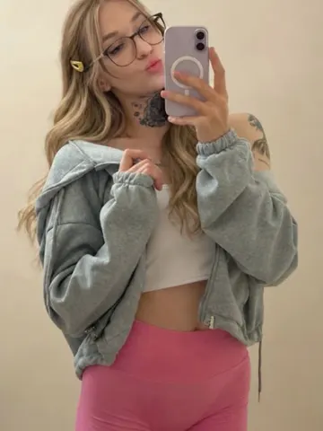 PalmLora webcam model from Ukraine