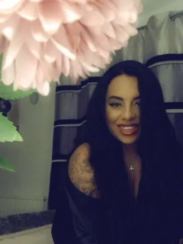 Nats_anna_hope webcam model from manchester