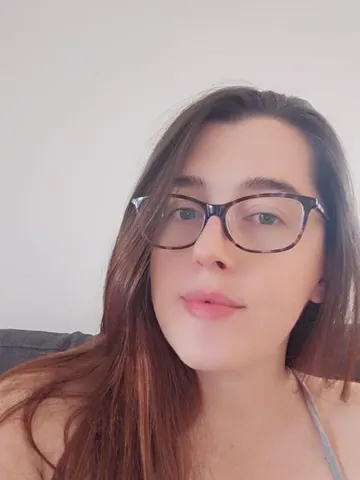 LoveFromK webcam model from United Kingdom