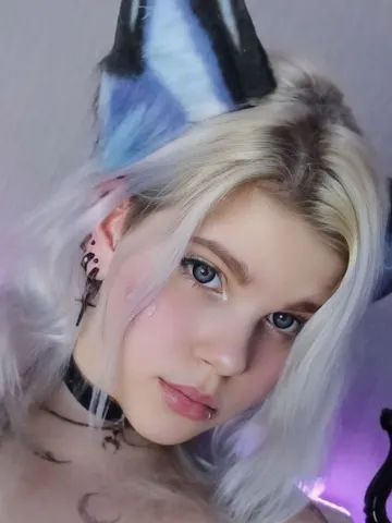 JoannLove webcam model from Ukraine