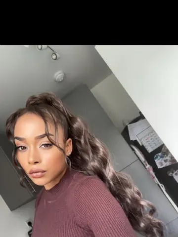 Lilly889 webcam model from Manchester