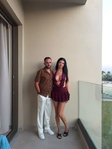 DirtyCoupleUK webcam model from London