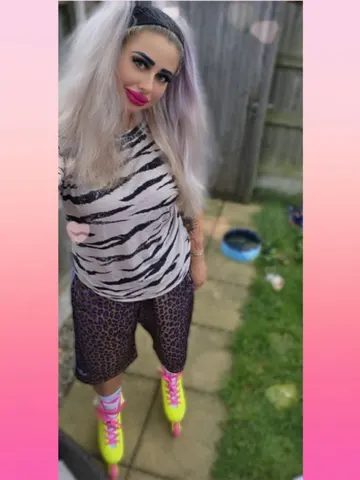 AngelicaDoll webcam model from United Kingdom