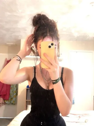 Lacy2007x webcam model from United Kingdom
