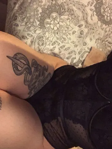 Adrianna Baylie webcam model from United Kingdom
