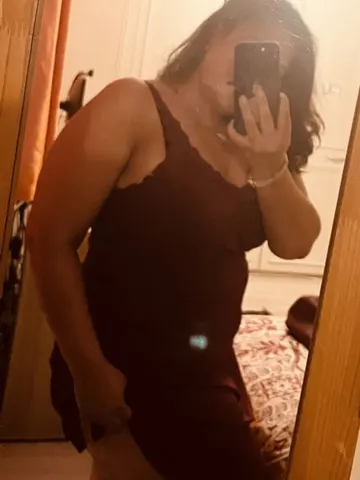 goddess_ishana webcam model from United Kingdom