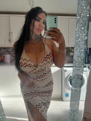 Goldie_X_X webcam model from United Kingdom