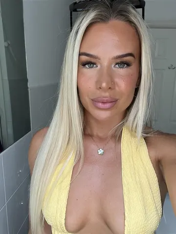 Alexia.Lee webcam model from United Kingdom