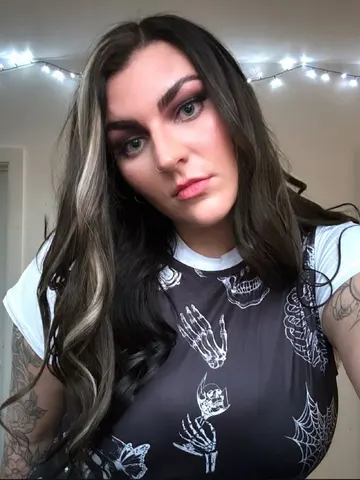 AmazonSaph webcam model from Birmingham