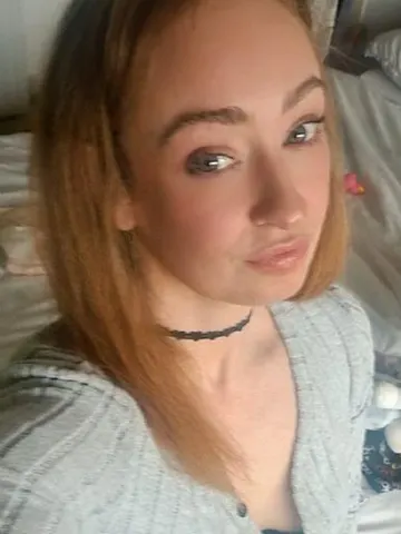 Peach-xXxX webcam model from United Kingdom
