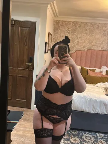 Lusciouslynda webcam model from United Kingdom