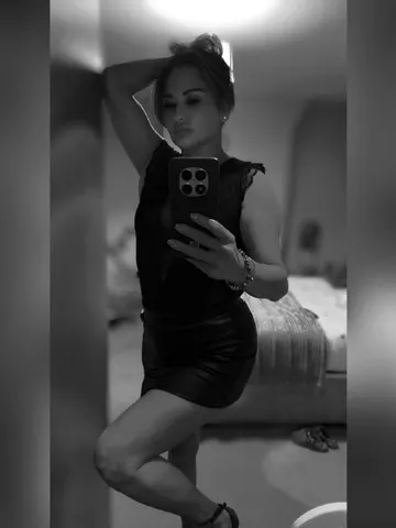 Scouse China doll webcam model from Liverpool