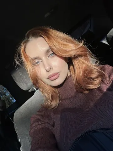 SolangeFerer webcam model from Hungary