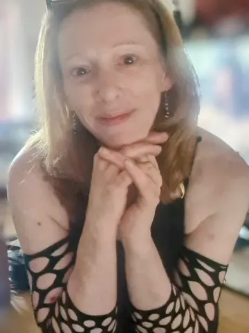 AuroraBlissx webcam model from london