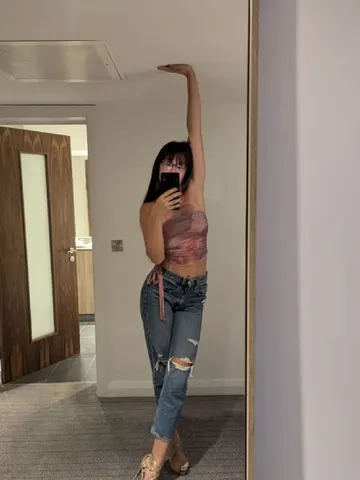 Legs2Heaven webcam model from United Kingdom