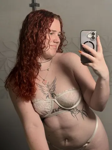 YourRedObsession live cam