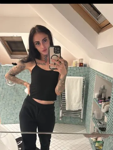 Allure_mystic webcam model from United Kingdom