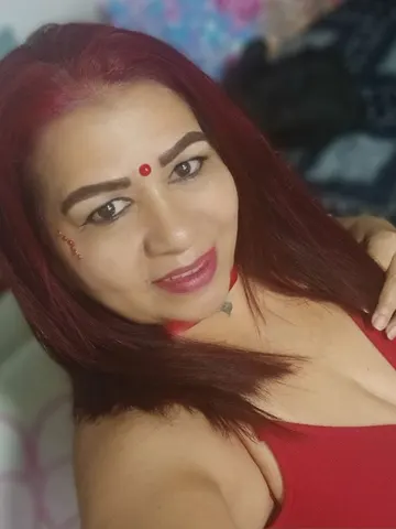 katymature webcam model from Colombia