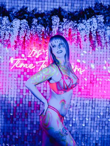 Scarlett_Luxe webcam model from United Kingdom
