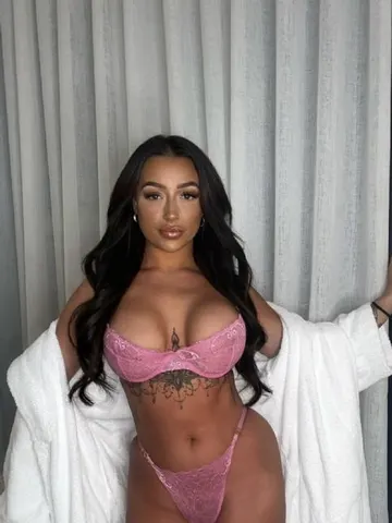 KaylaMae1 webcam model from United Kingdom